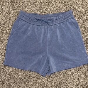 Lululemon softstreme high rise shorts size 8 women’s